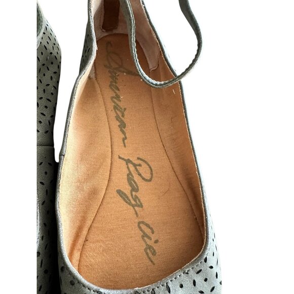 American Rag Womens Perforated Grey Ankle Strap Flats Size 9.5 - Picture 2 of 6